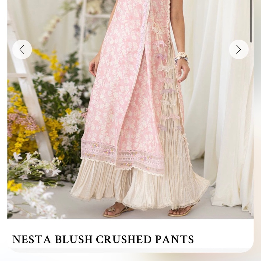 Farah talib aziz crushed pants